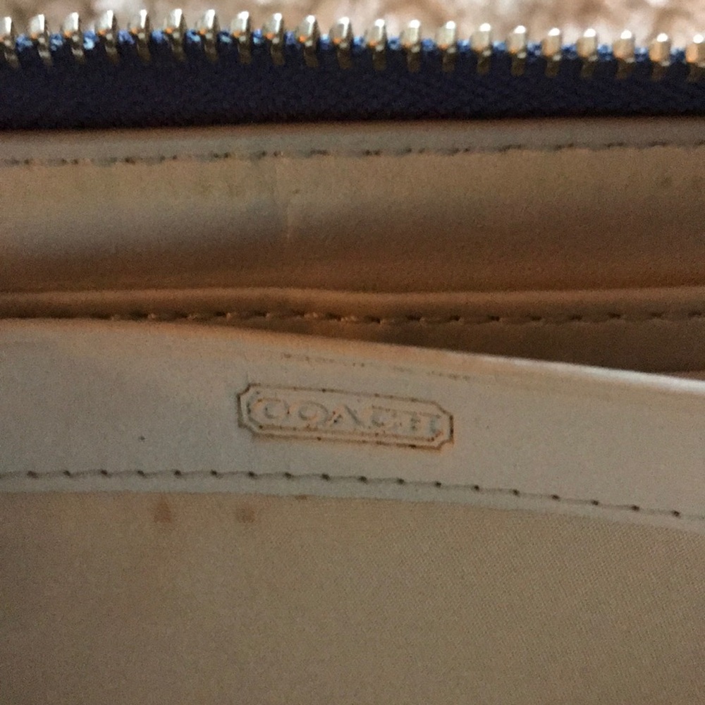 Coach Zip Wallet - Picture 3 of 4